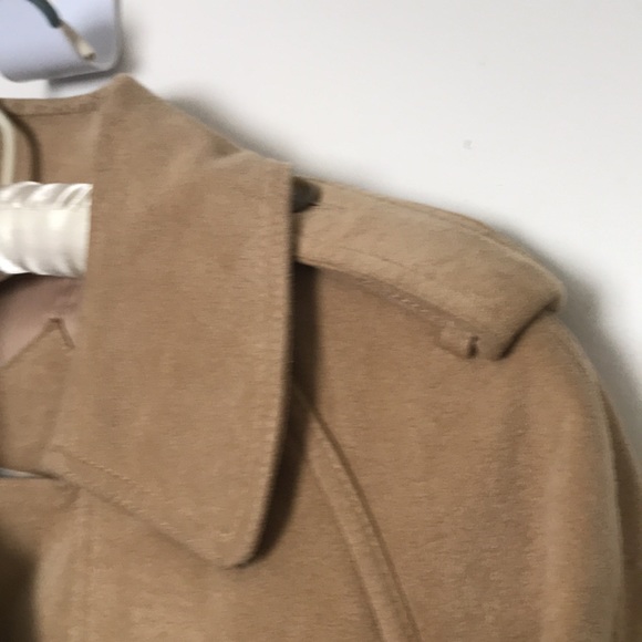 Beige Ultrasuede Heavy All Weather Trench Coat. Excellent Condition - Picture 4 of 8